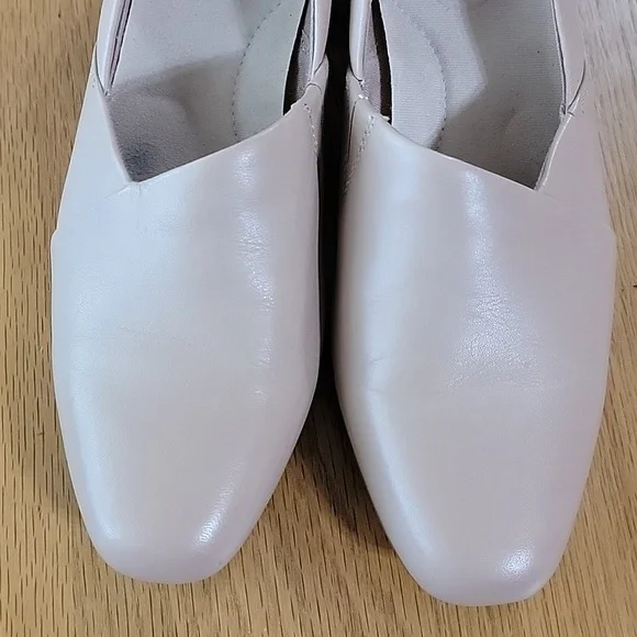 Women's Clarks Juliet Palm Praline Leather Pumps, Cream, Size 7N, New W/O Box - Picture 5 of 9